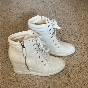 Shoe dazzle Wedged Sneakers